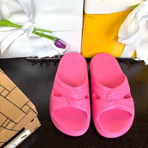 Melissa Slides